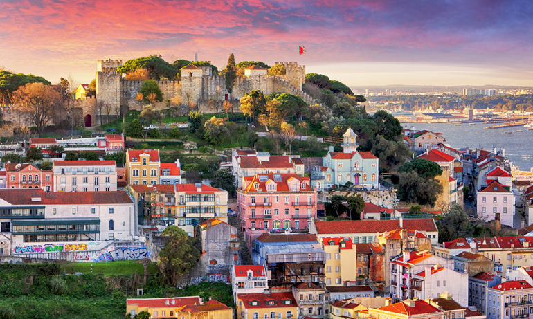 ROTEIRO DOS BAIRROS DE LISBOA: SÉ E CASTELO, A ALMA A PERDER DE VISTA