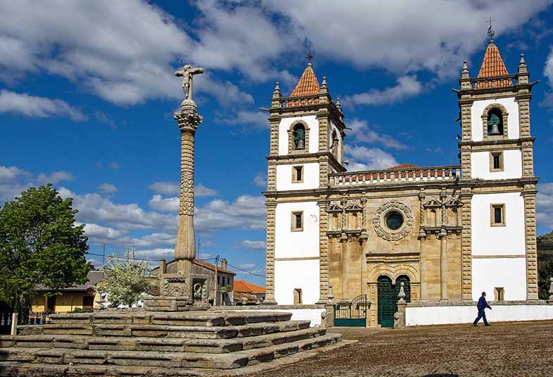 Basílica de Santo Cristo de Outeiro