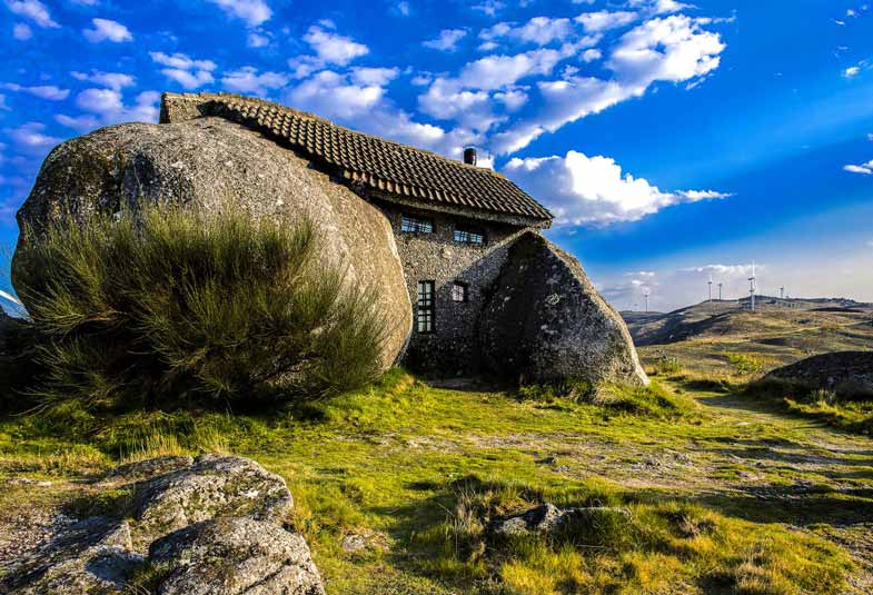 Casa do Penedo