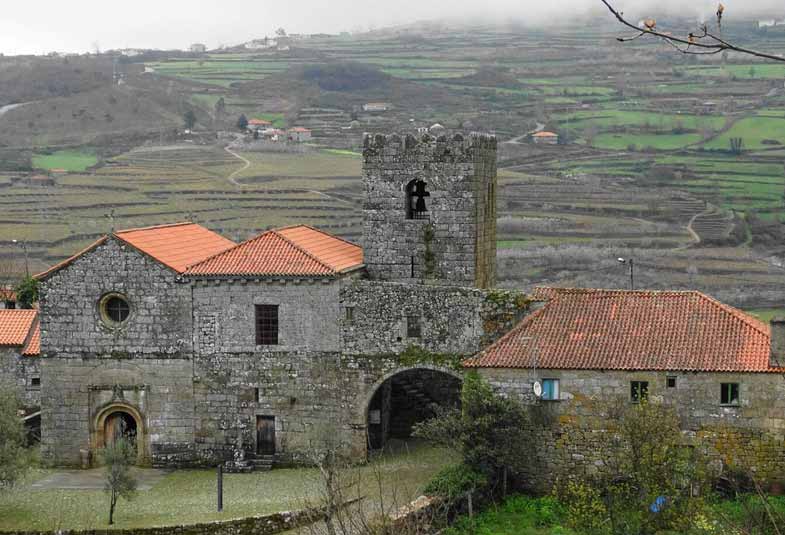 Mosteiro de Santa Maria de Cárquere